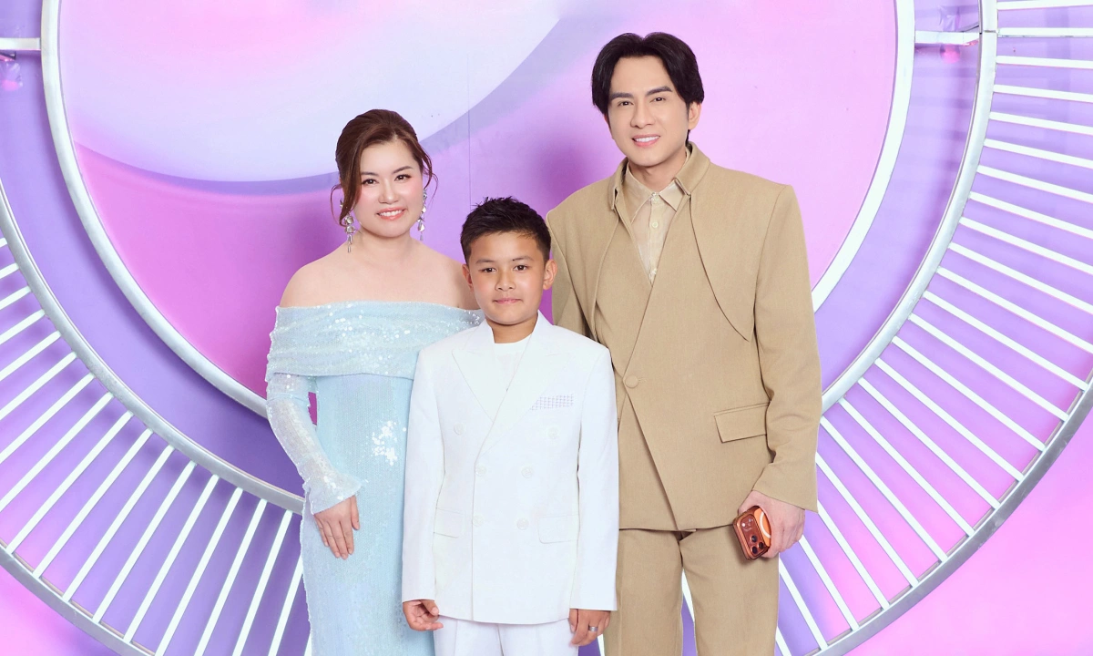 Đan Trường đưa vợ cũ và con trai đi sự kiện: góc nhìn mới cho người chơi Việt - hình ảnh - gg88jd.com Đan Trường đưa vợ cũ và con trai đi sự kiện: góc nhìn mới cho người chơi Việt - hình ảnh - gg88jd.com