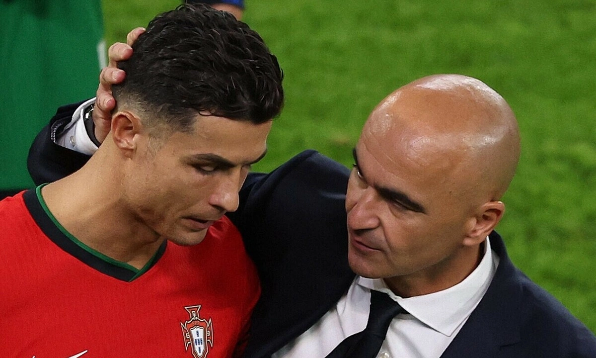 Shearer: ‘HLV Bồ Đào Nha không dám thay Ronaldo’ - hình ảnh - gg88jd.com Shearer: ‘HLV Bồ Đào Nha không dám thay Ronaldo’ - hình ảnh - gg88jd.com