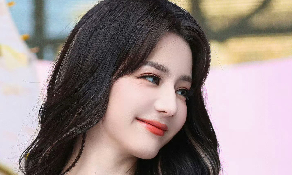 Địch Lệ Nhiệt Ba ‘mọng như đào’ trong thiết kế Việt, fan Việt săn tin giải trí trên GG88 - hình ảnh - gg88jd.com Địch Lệ Nhiệt Ba ‘mọng như đào’ trong thiết kế Việt, fan Việt săn tin giải trí trên GG88 - hình ảnh - gg88jd.com