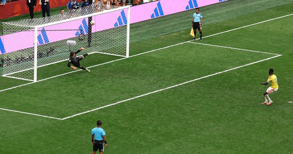 Thụy Sĩ hạ Colombia trên chấm luân lưu, chạm trán Argentina của Messi ở tứ kết - hình ảnh - gg88jd.com