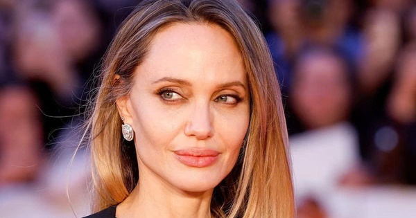 Angelina Jolie kiên quyết bảo vệ quyền riêng tư tài chính giữa tranh chấp với Brad Pitt - hình ảnh - gg88jd.com Angelina Jolie kiên quyết bảo vệ quyền riêng tư tài chính giữa tranh chấp với Brad Pitt - hình ảnh - gg88jd.com