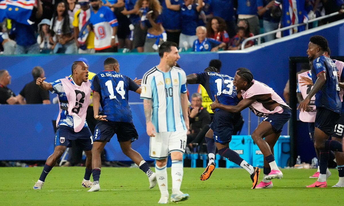 Henry và Ibrahimovic kêu gọi FIFA trao cup cho Cape Verde - hình ảnh - gg88jd.com