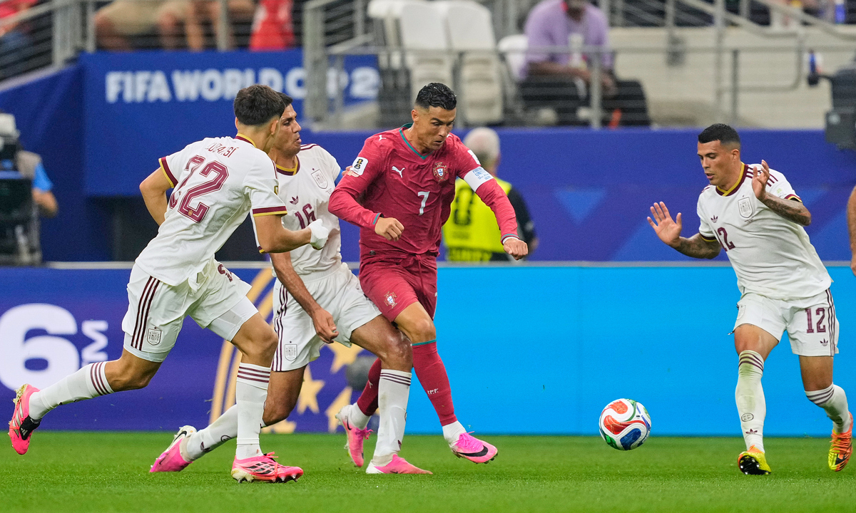Ronaldo Nhận Điểm Thấp Nhất Trận Thua Tây Ban Nha: Cơ Hội Để Người Hâm Mộ Tái Cân Bằng Cảm Xúc Cùng GG88 - hình ảnh - gg88jd.com Ronaldo Nhận Điểm Thấp Nhất Trận Thua Tây Ban Nha: Cơ Hội Để Người Hâm Mộ Tái Cân Bằng Cảm Xúc Cùng GG88 - hình ảnh - gg88jd.com