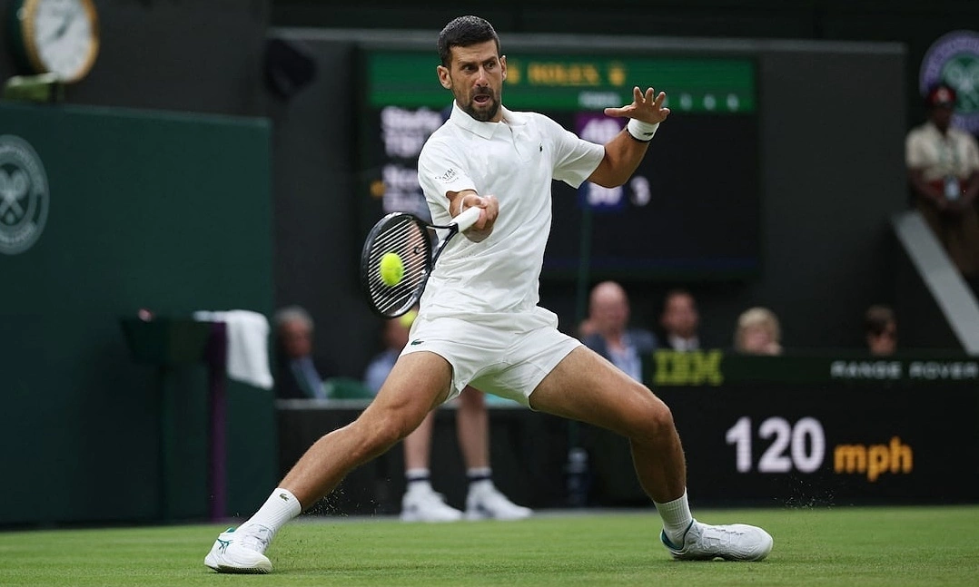 Djokovic dễ dàng vượt qua Tsitsipas, tiến sâu tại Wimbledon 2026 - hình ảnh - gg88jd.com